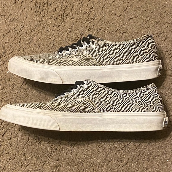 Vans Black and White Geometric Sneakers - Picture 2 of 6